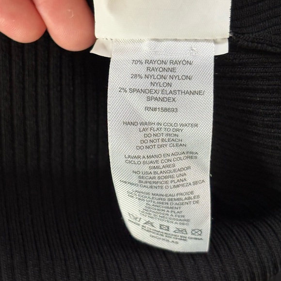 NICHOLAS black rib knit v neck gold chain detail cropped long sleeve top Medium - Picture 9 of 14